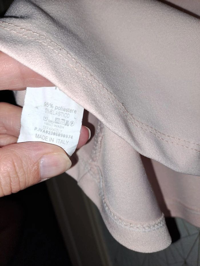 Jupe rose 36-38 trapèze. 2 micro tâches à peine visibles - photo numéro 4