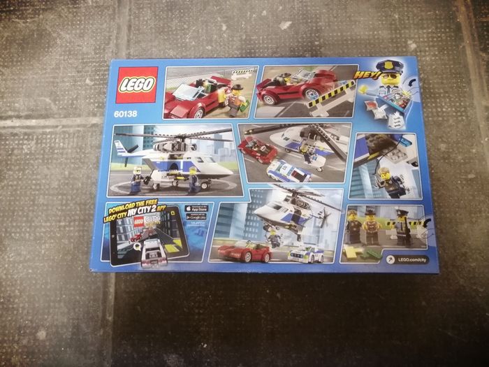 Lego City 60138 La course-poursuite en hélicoptère
 [NEUF] - photo numéro 2