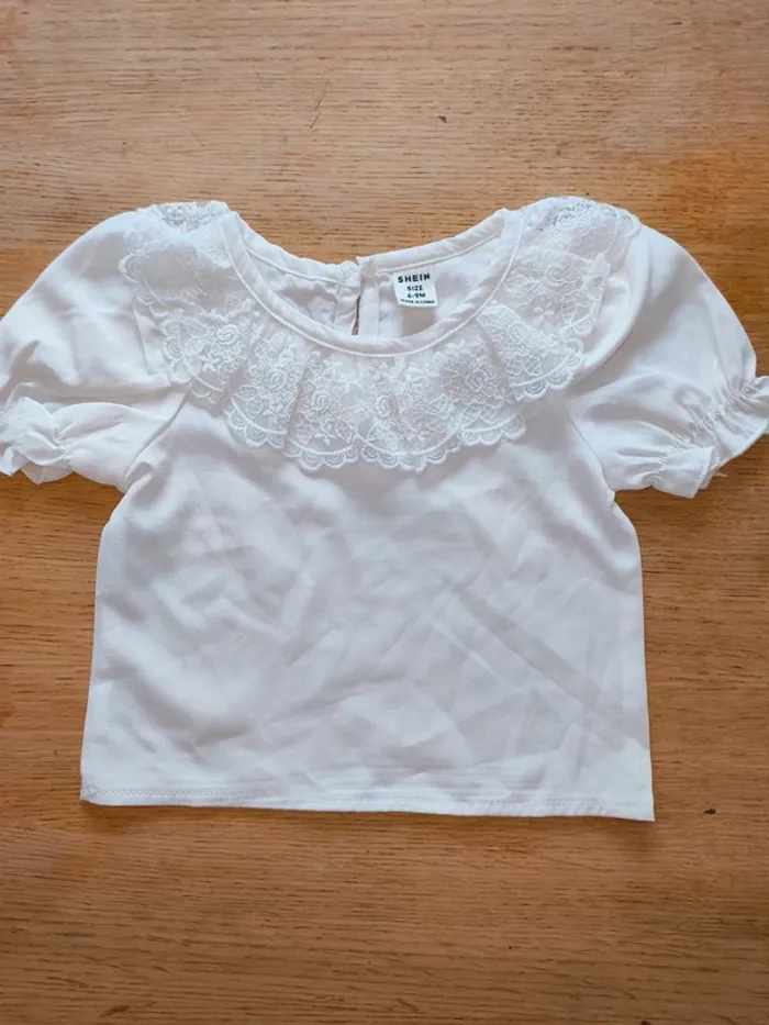 T-shirt dentelle neuf sans étiquette fille 6 9 mois