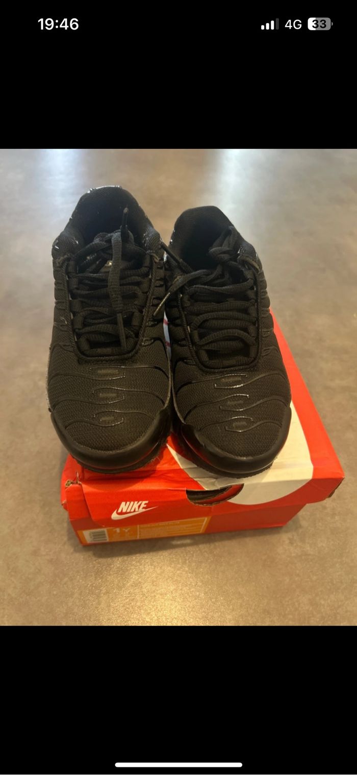 Basket Nike tn noir 32 - photo numéro 5