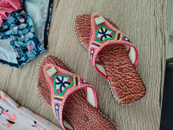 Lot maillots bain et tongs - photo numéro 7