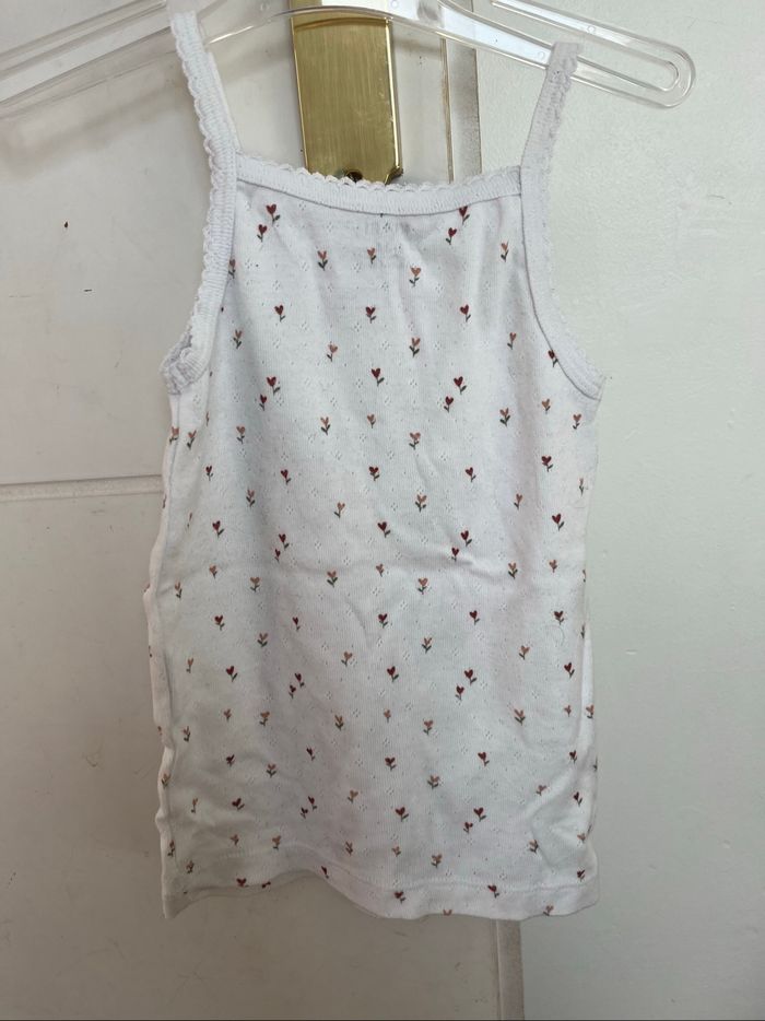 Débardeur Kiabi blanc fleurs 3A TBE - photo numéro 3