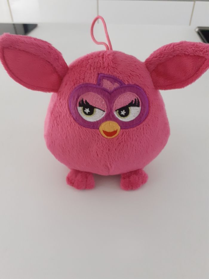 Peluche Furby rose