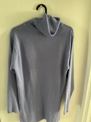 Pull col roulé violet
