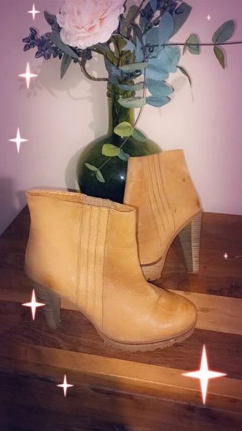 Bottine en cuir beige