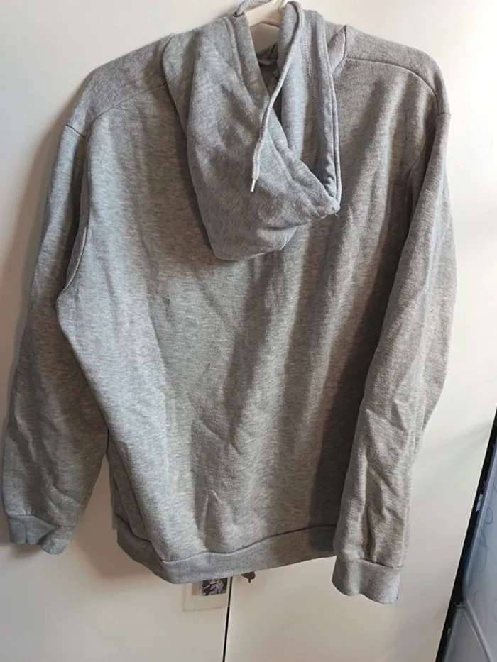Pull a capuche - photo numéro 3