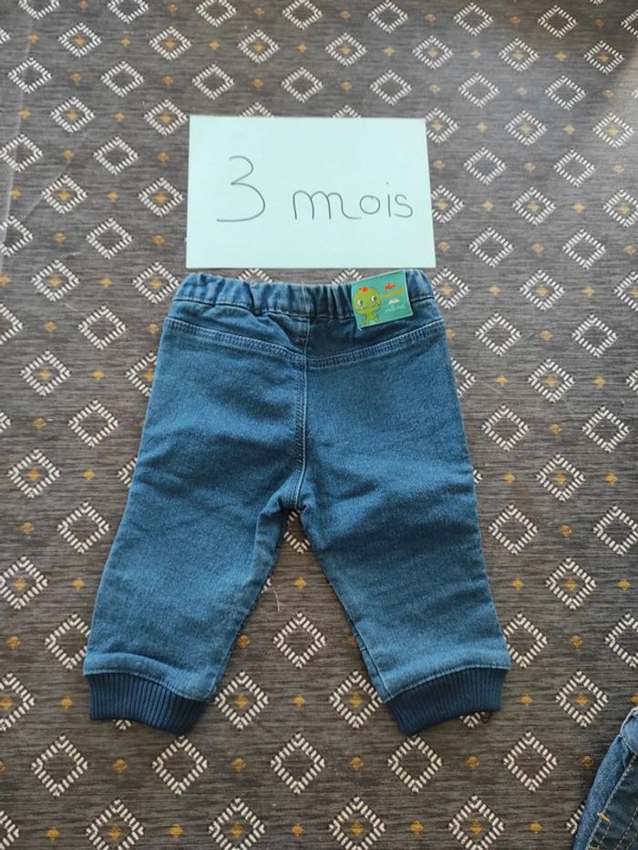 Lot jean 3 mois - photo numéro 4