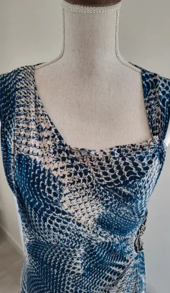 Robe près du corps sans manches à motifs serpent bleu blanc écru La Redoute Taille 40