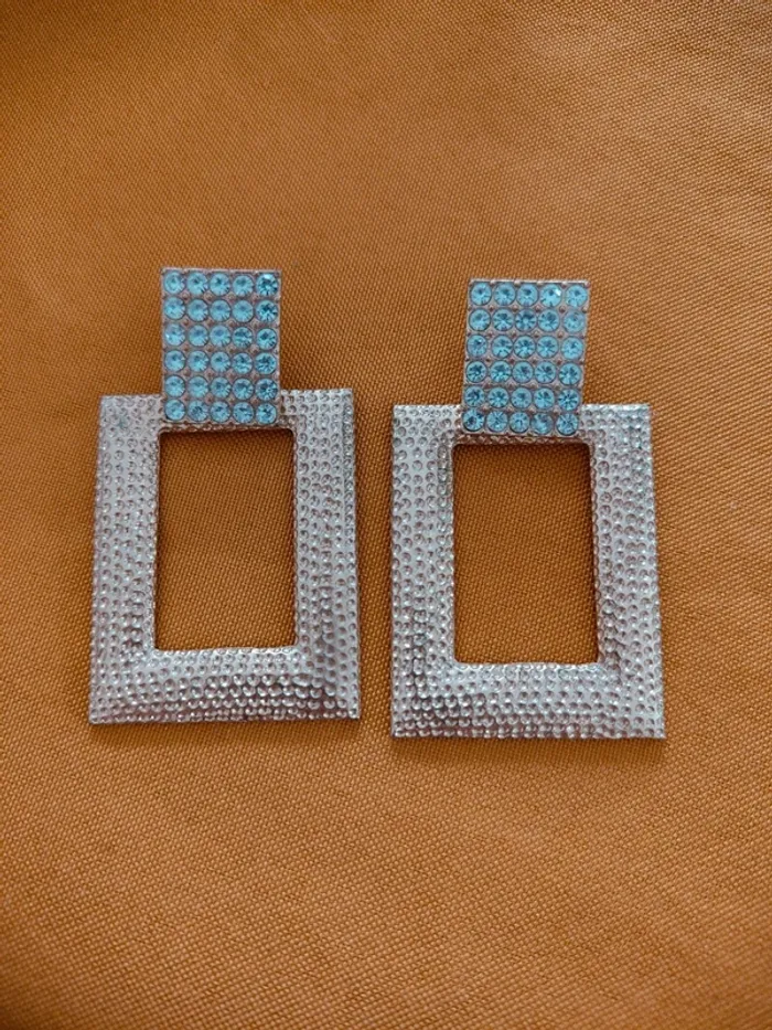 Boucles d'oreilles carrées dorées