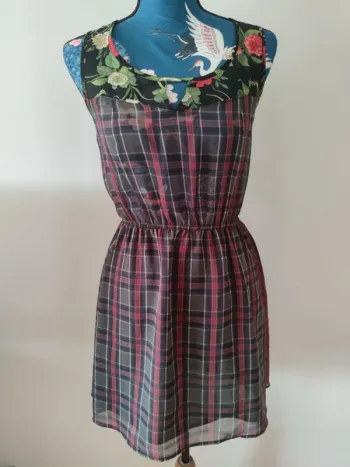 Robe grunge rock style années 90 carreaux transparente