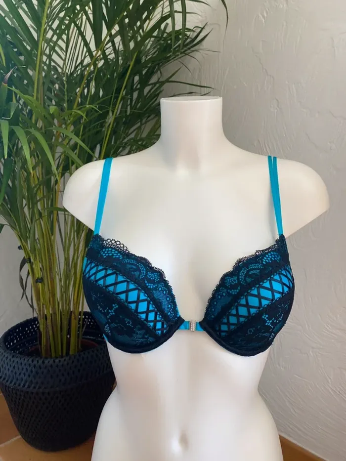 Soutien gorge noir et bleu