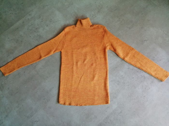 Pull col roulé orange Taille 1
