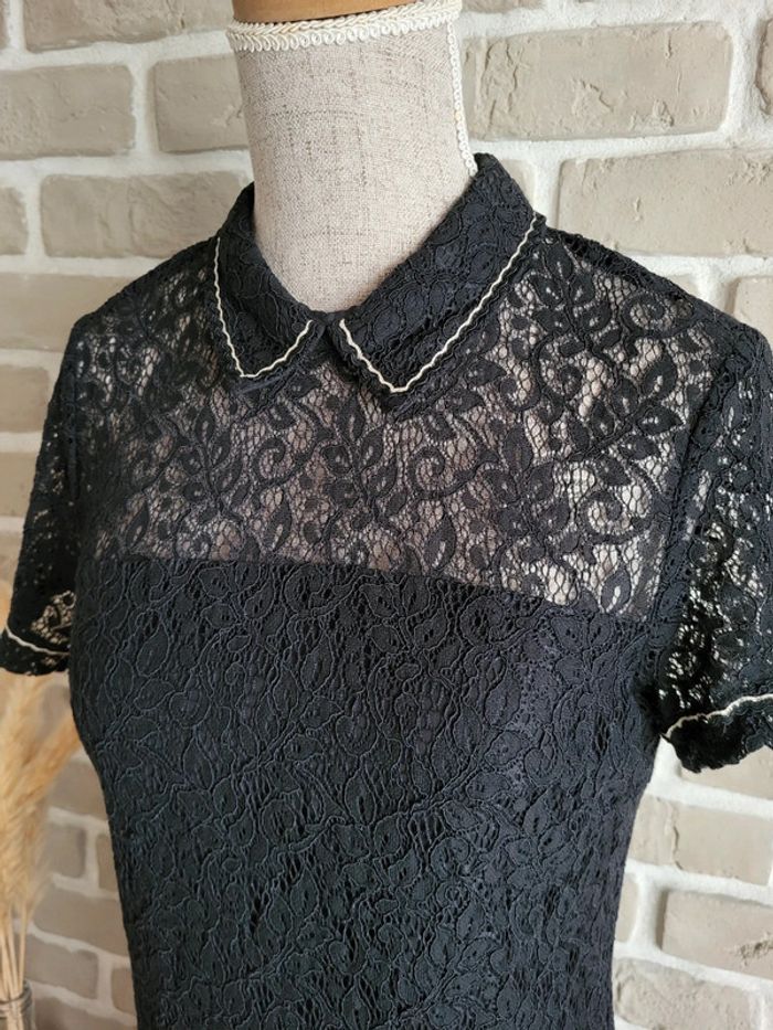 Robe en dentelle noire DDP avec liseré doré - Comm neuve - photo numéro 3