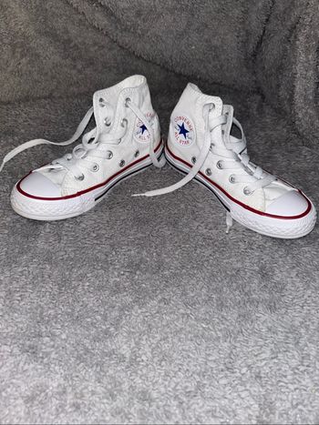 Converse blanche
