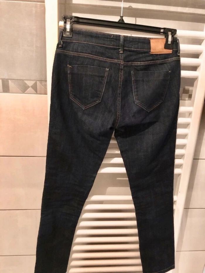 Jeans slim Zara taille 38 neuf à 8 euros - photo numéro 3
