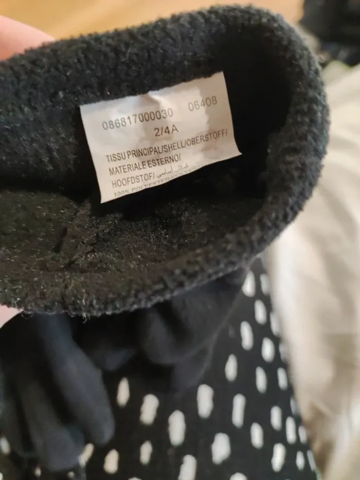 Gants noirs enfant - 2 à 4 ans - très bon état - photo numéro 7