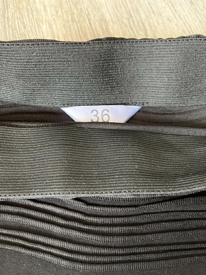 Jupe noir - photo numéro 2