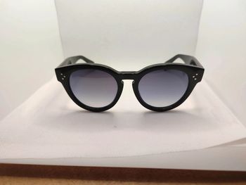 Lunettes de soleil Céline 41049 en acétate noire