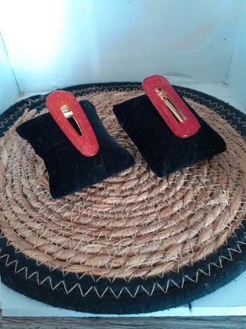 Barrette cheveux  rouge  pailletée n°9