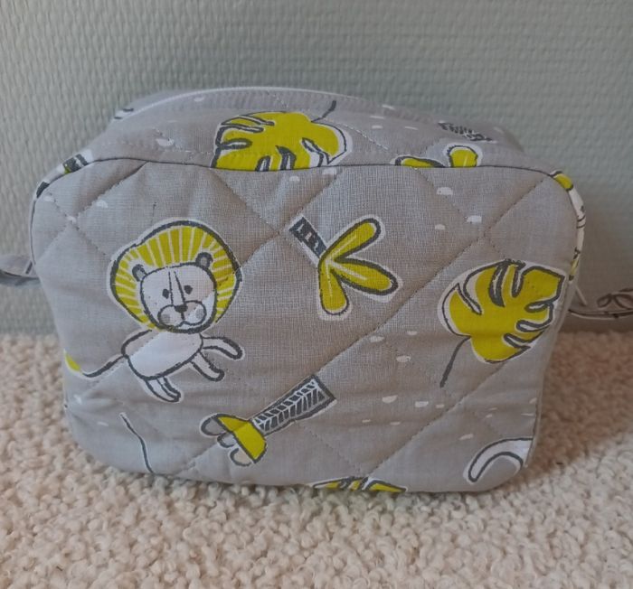Trousse toilette 🦁 jungle gris et jaune - photo numéro 7