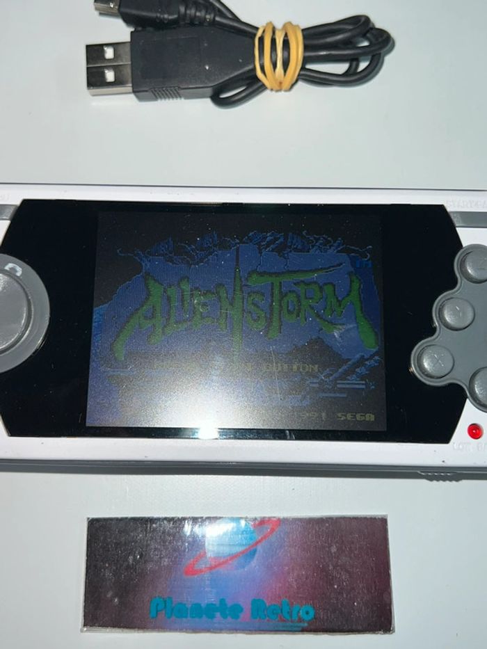 Sega Mega Drive Ultimate Portable Game Player Loose Version PAL Blanche - photo numéro 7