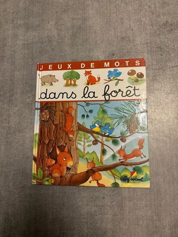 Livre, jeux de mots dans la forêt