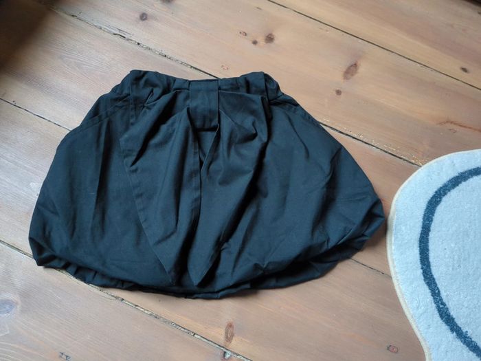 Jupe boule gros noeud noir 6 ans
