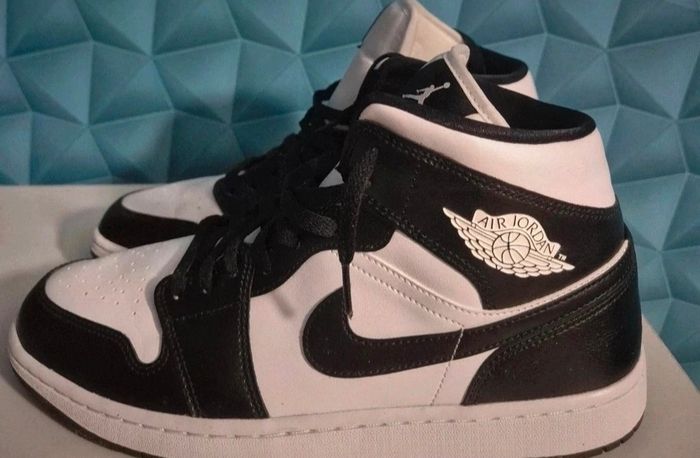 Nike Jordan 1 noir et blanc taille 44.5 - photo numéro 3