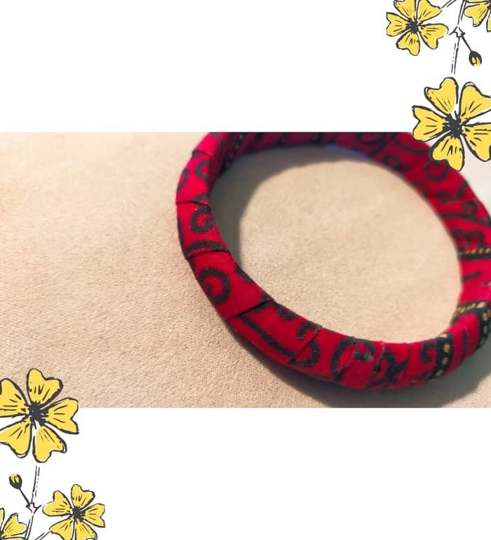 Bracelet jonc rigide en bois recouvert de tissu rouge imprimé - Style ethnique bohème vintage - photo numéro 3