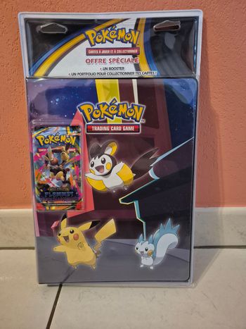 Lot de 2 portefolios pokemon avec booster fantasmagorique neuf