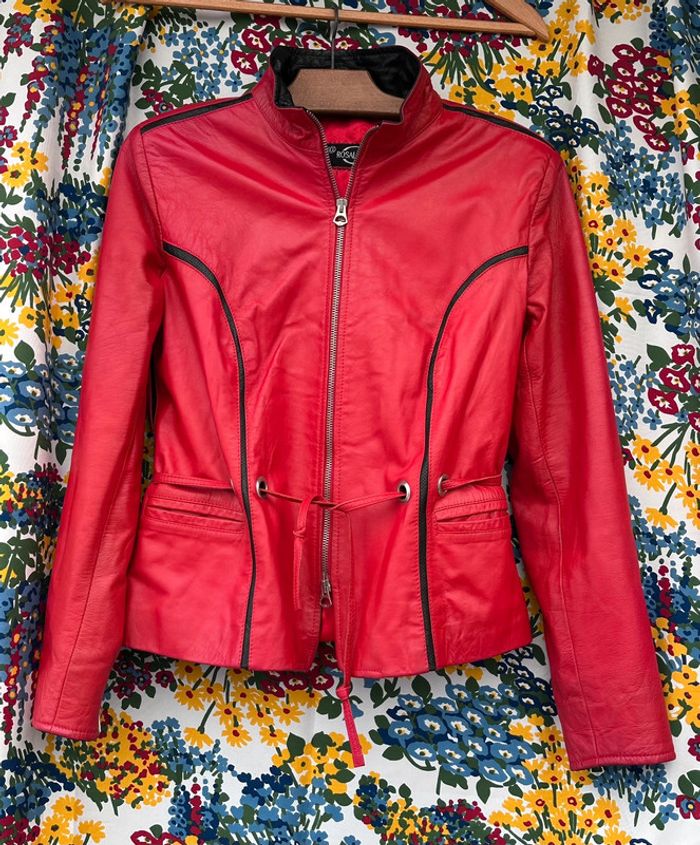 Veste en cuir rouge