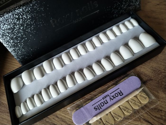 Press on nails Roxy nails - photo numéro 2