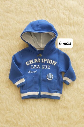 Sweat polaire à capuche “Champion League” – 6 mois TOM & KIDDY