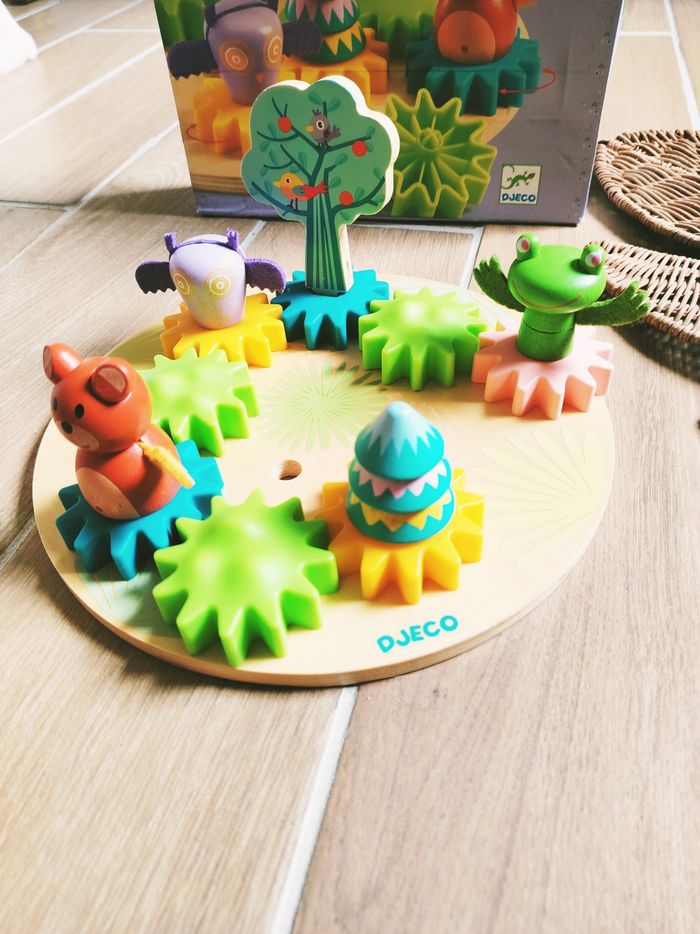 🐸 Jeu d'engrenages à empiler Woodytwist avec animaux en bois marque Djeco - photo numéro 3
