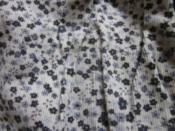 Robe velours écru 6 mois - photo numéro 3