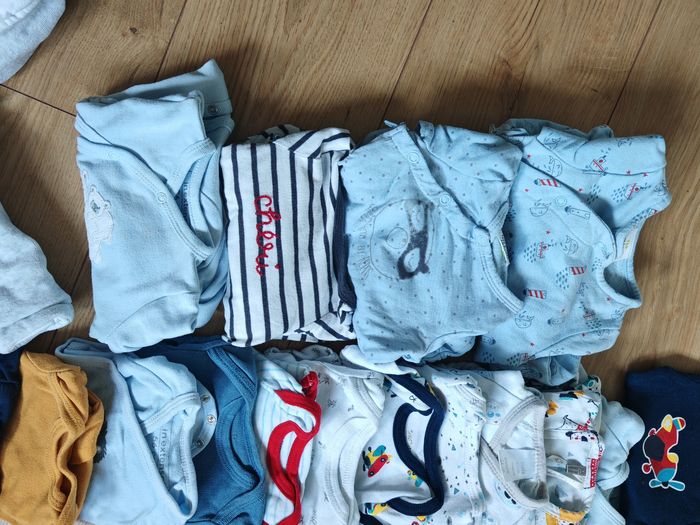 Lots vêtements bébé 1 mois - photo numéro 2
