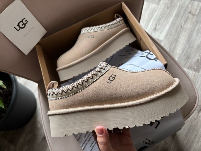 UGG- Modèle plate-forme beige - photo numéro 2