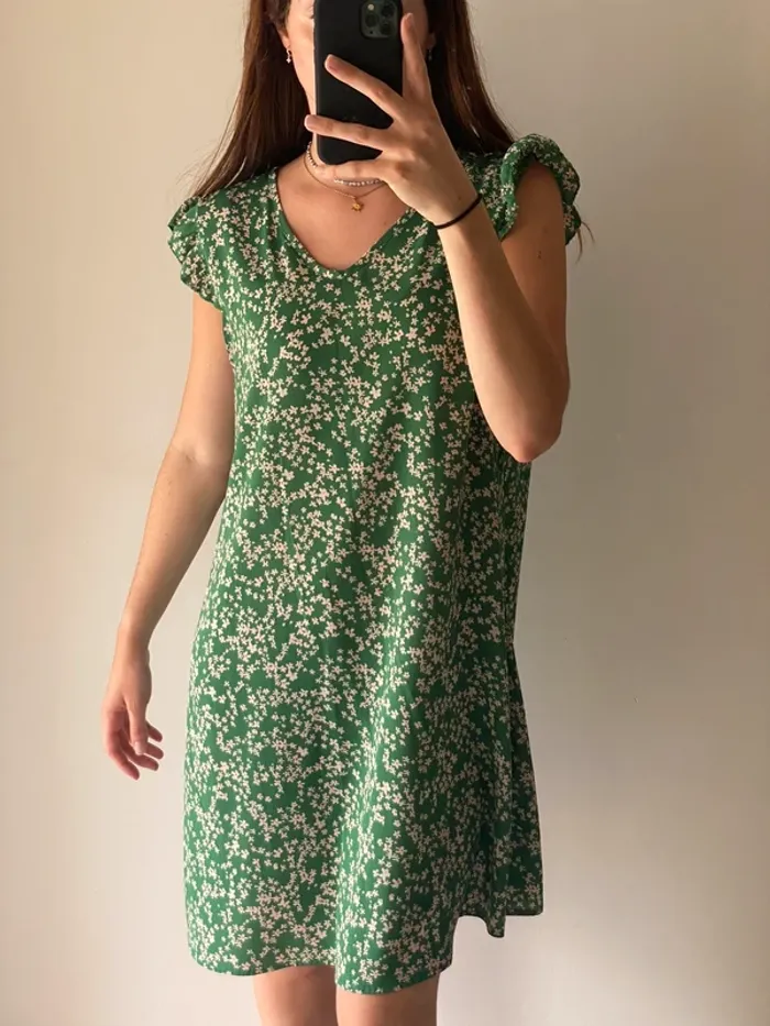 Robe verte à fleur - photo numéro 2