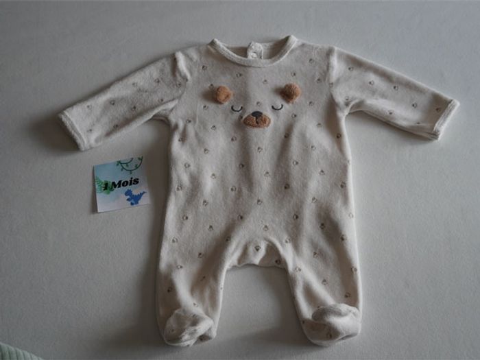 Lot n°3 de 3 Pyjamas velours brodés fantaisies Kiabi Taille : 1 mois - photo numéro 3