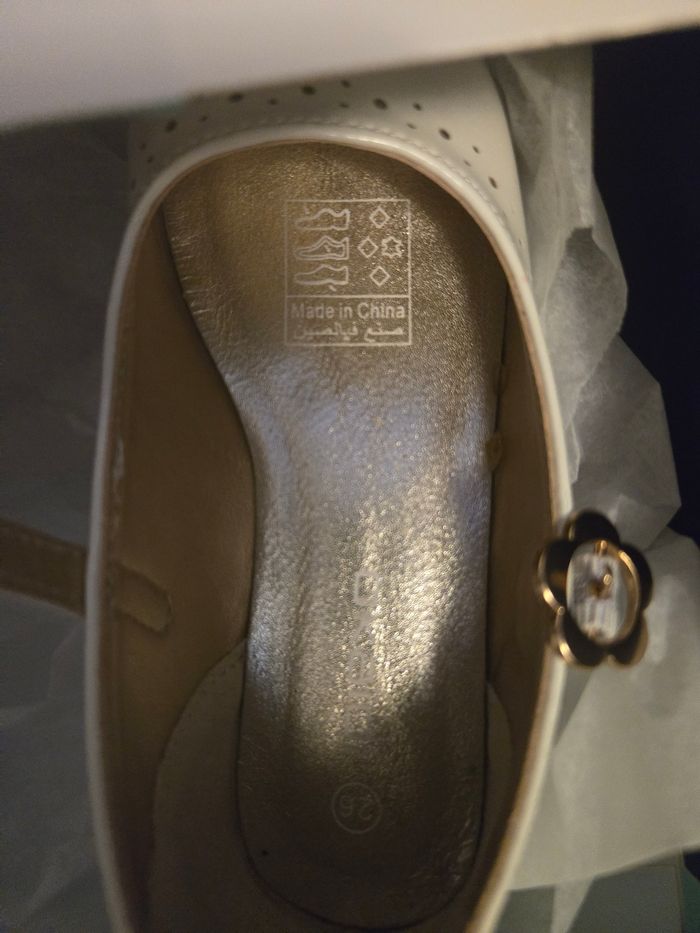 Chaussures vernies blanches 25-26 - photo numéro 3