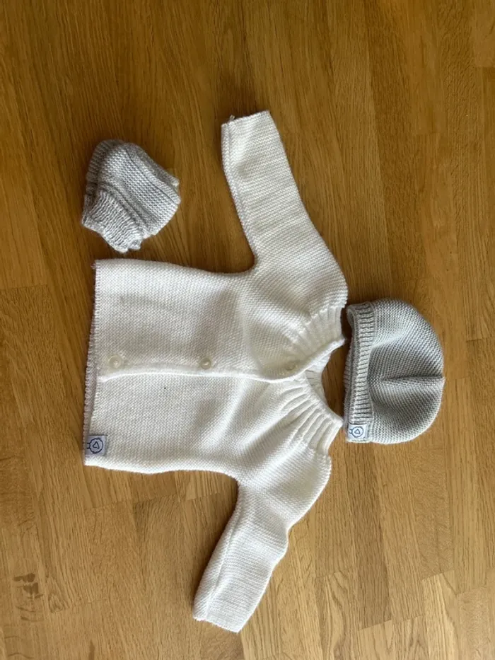 Ensemble brassière bonnet moufle