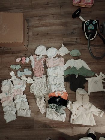 Lot vêtements naissance fille