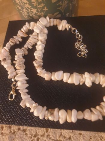 Collier blanc 