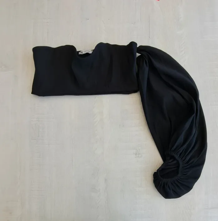 Crop top bandeau Zara - taille M - asymétrique manche unique