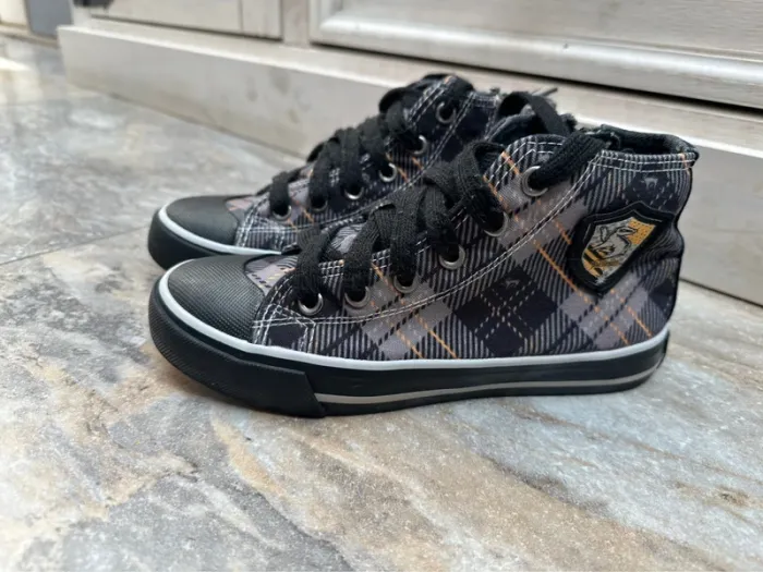 Basket montante Harry Potter 33 à carreaux gris et noir poufsouffle Hufflepuff - photo numéro 3