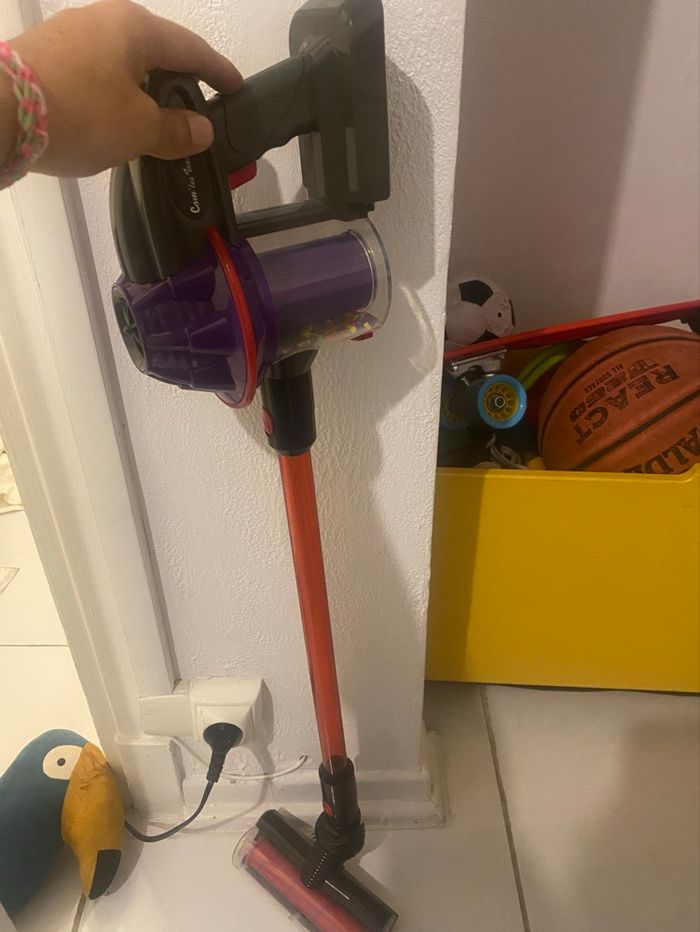 Aspirateur balai enfants - photo numéro 3