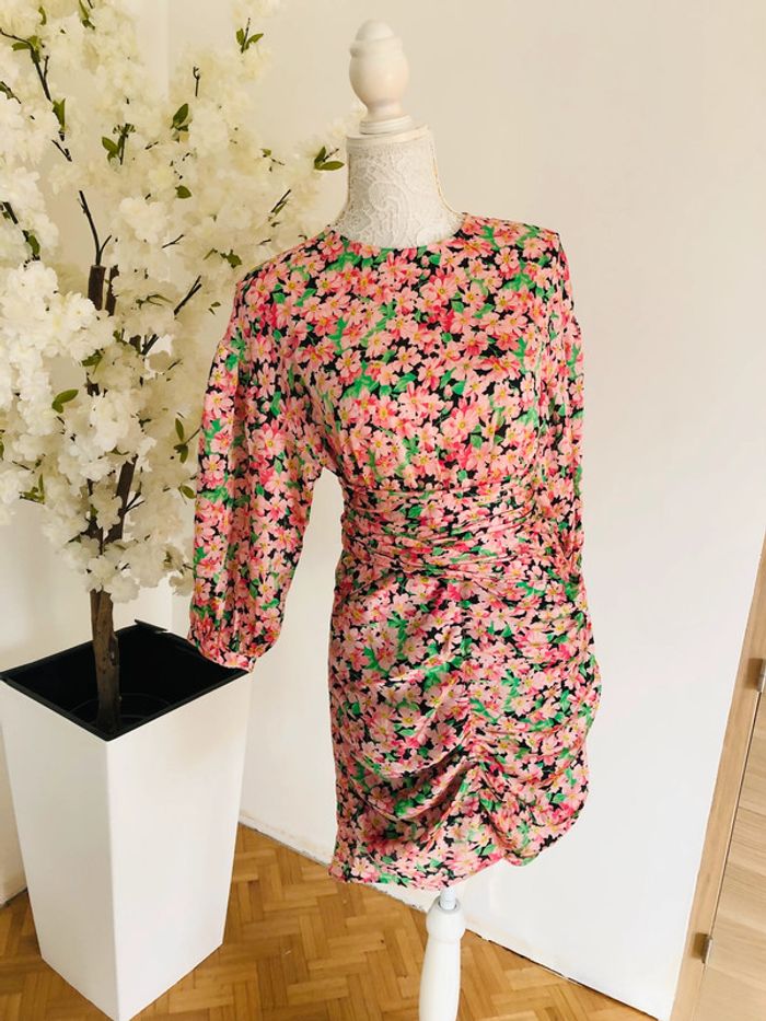 Robe chic Zara neuve taille M - photo numéro 2