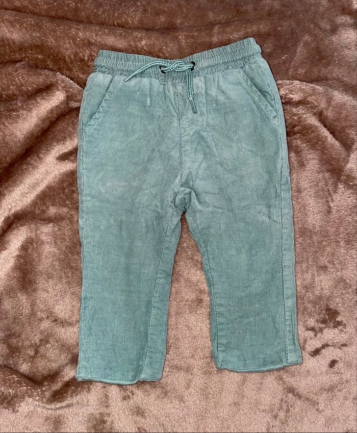 Pantalon vert 3 mois - photo numéro 1