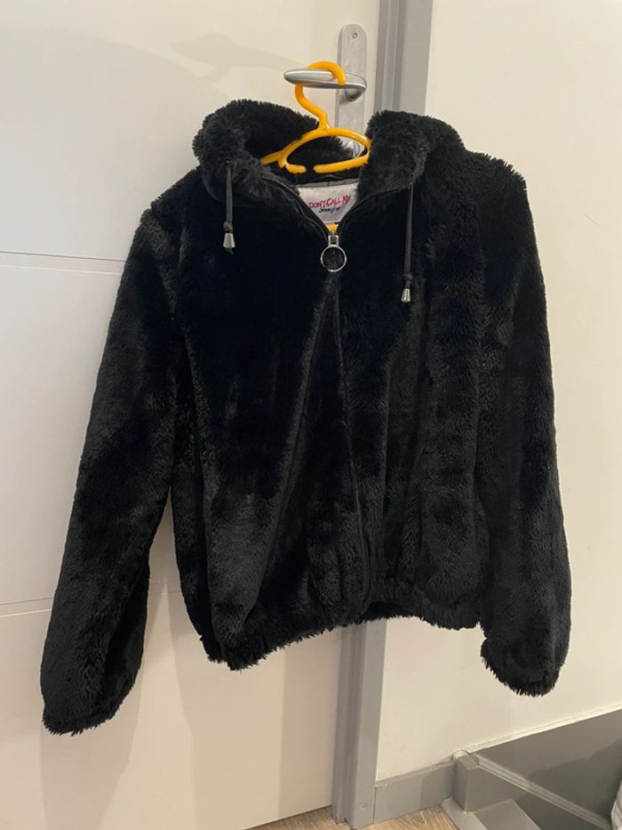 Manteau fourrure noir taille M Jennyfer - photo numéro 2
