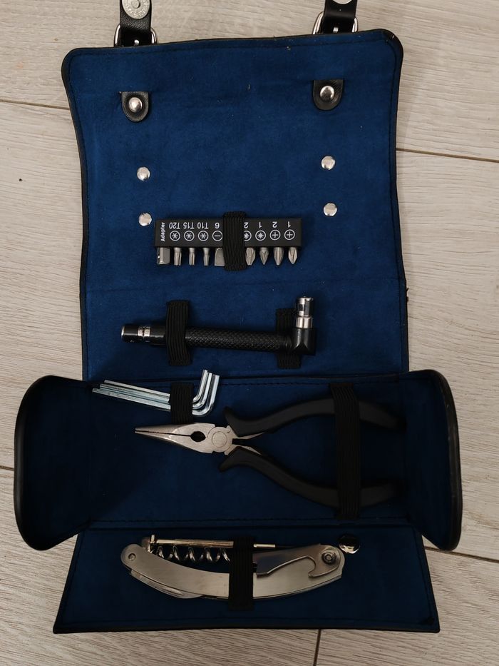 Très jolie boîte à outils